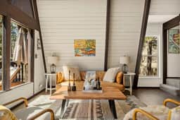 *NEW* Larks Modern Nest | Near Lake, Spa & Arcade - Image 2