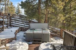 *NEW* Larks Modern Nest | Near Lake, Spa & Arcade - Image 5