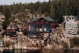 180 Degree View Of The Lake | SPA + A/C! - Image 5