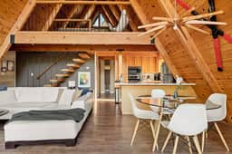 2BR A-Frame Mood, Slopes Views Near Bear Mountain - Image 2