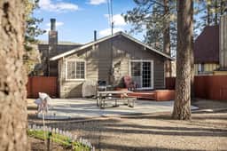 2BR Beartime Story Cabin w BBQ - Image 5