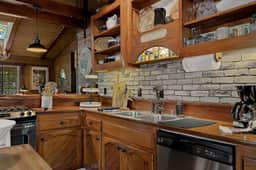 2BR Eureka Designer Cabin w Pergola & Ping Pong - Image 2