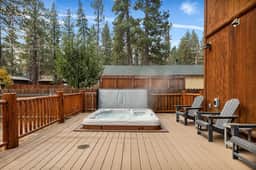 3BR Llama Bear Lodge | Hot Tub, Views & Game Room - Image 3