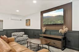 3BR Modern Hideaway w Game Room - Image 2