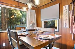 5 Min Walk to Lake Retreat. BBQ, Fireplace - Image 4