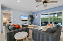 5BR Lux WEF Mins to Palm Beach Pool Home + Game Room *NEW Arcade + AC - Image 3