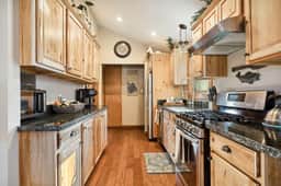 Alpine Crest, BBQ & Fully Fenced Pet Friendly - Image 2