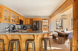 Bear Moon Manor | Hot Tub • Pine Views • 3BR - Image 4