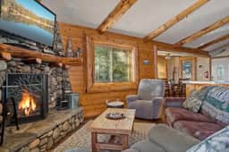 Bearadise Log Cabin - Image 3