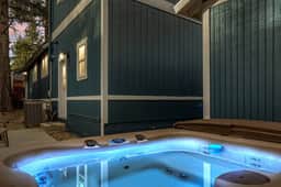 Beary Peaceful Escape, with hot tub and game room - Image 5