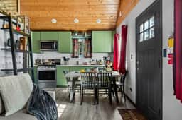 Calipe Lux Cottage| Steam Sauna, BBQ & Hot Tub - Image 2