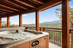Cliffhanger Cabin, Near Snow Summit w/ Hot Tub - Image 5