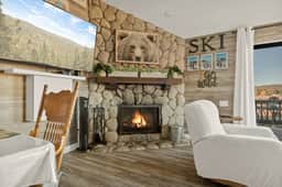 Cozy Lakefront Retreat w Views & Fireplace - Image 4