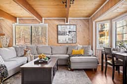 Guest FAV Luxury Sun Chalet w Hot Tub, BBQ - Image 3