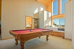Hawk Ridge Chalet, Hot Tub, Views and Firepit - Image 2