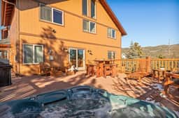 Hawk Ridge Chalet, Hot Tub, Views and Firepit - Image 4