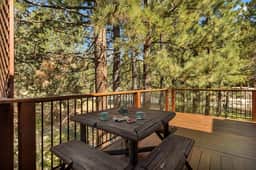Hidden Bridge Cabin, w/ Hot Tub near the Village - Image 3