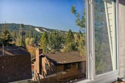 High Score Hideaway - Views of Bear MTN, Hot Tub - Image 5