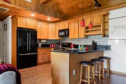 Hygge Frosk | Breathtaking Views, Hot Tub & Deck - Image 3