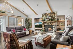 Lakefront Estate, Access to Private Dock on Boulder Bay - Image 2