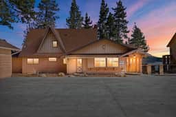 Lakefront Pines w/ Hot Tub, w/ Panoramic Views - Image 5