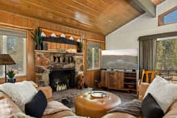 Lark Lookout: Serene Surroundings on Huge Private Lot! Hot Tub & Walk to Lake! - Image 4