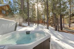 Lucky Bear|Perfect for Pets & Fam, Hot Tub - Image 5
