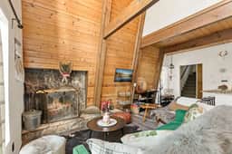 Lucky Bear|Perfect for Pets & Fam, Hot Tub - Image 3
