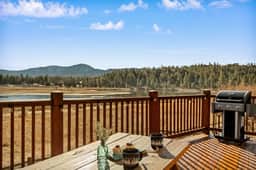 Luxurious Coyote Flat w/ Lake Views & Game Room - Image 5