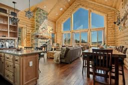 Luxurious Coyote Flat w/ Lake Views & Game Room - Image 2