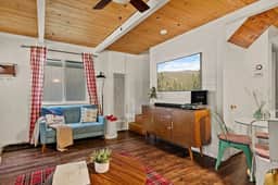 Lynx Lodge, Walk to Zoo, Hot Tub & Game Room - Image 2