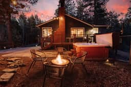 Modern Retreat | Spa, EV, Mountain Views & BBQ - Image 5