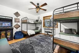 Nest and Needles: Perfect Nature Retreat with Hot Tub - Image 4