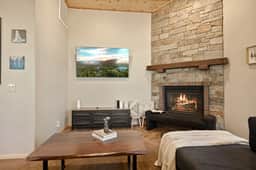 NEW 3BR Starlight Haus w EV Charger & Fireplace - Image 4