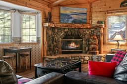 Peaceful Shady Bear, Hot Tub & Wood Fireplace - Image 4