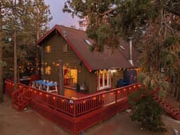 Rumpus Cabin Near Slopes w/ Game room & Hot Tub - Image 5