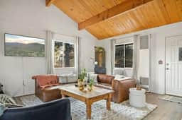 Serene Pines w Hot Tub, BBQ, Pets - Image 2