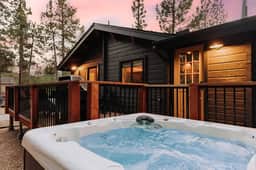 Shadow Wood Mid-Century Retreat 2 Min to Village & SPA - Image 2