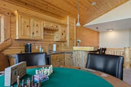 Sky High Ultimate Lodge, Hot Tub & Lake Views - Image 4