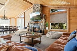 Sky High Ultimate Lodge, Hot Tub & Lake Views - Image 2