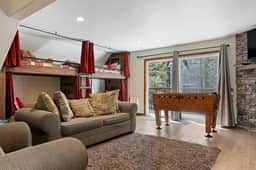 Snowcrest Lodge: Luxurious Retreat,  EV & Hot Tub - Image 3