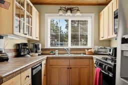 Snuggle Down Cottage, near Village w Mtn Views - Image 2