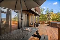 Soul Peak Mountain Cabin w/ Deck & Hot Tub - Image 5