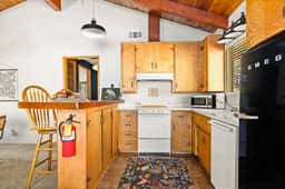Sun Catcher Lodge +Close to Ski Resorts +Fox Farm - Image 5