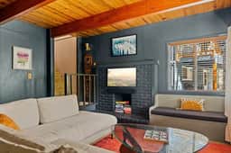 Sun Catcher Lodge +Close to Ski Resorts +Fox Farm - Image 2