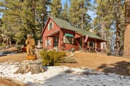 Tree Top Ranch w/ Hot Tub & Walk to the Village - Image 5