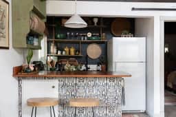 Vintage Mountain Retreat: Trendy Cabin, Loft - Image 4