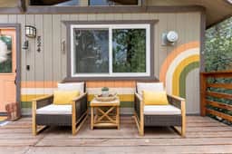 Vintage Mountain Retreat: Trendy Cabin, Loft - Image 3