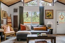 Vintage Mountain Retreat: Trendy Cabin, Loft - Image 2
