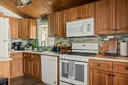 Wild Heart Cabin - Pool Table, Hot Tub, EV Charger - Image 2